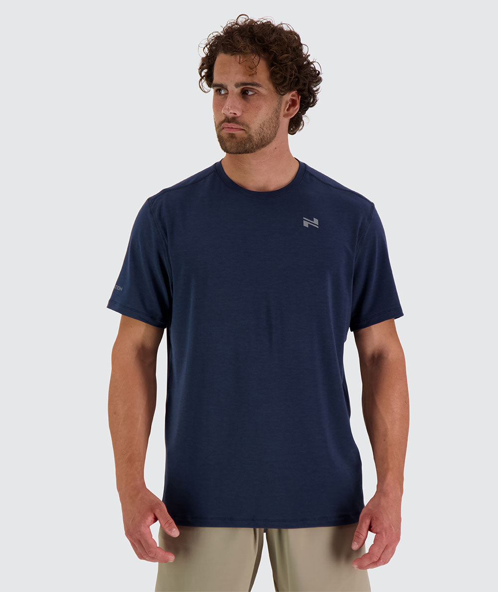 Lightweight and comfortable training t-shirt, Model 179 cm / size L#color_navy