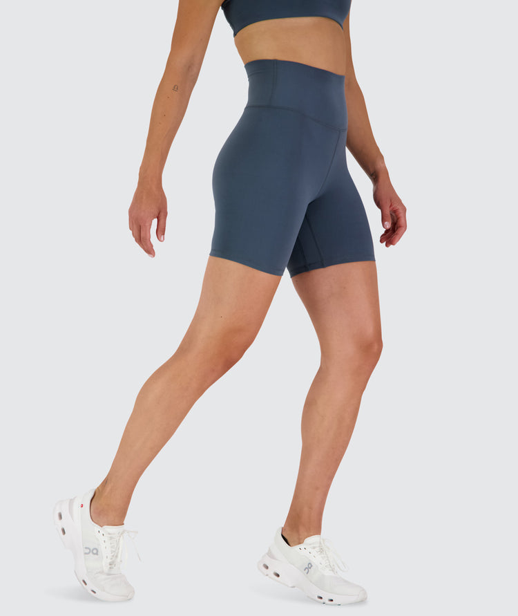 Supersoft shorts for women, Model 176 cm / size S#color_dusty-navy