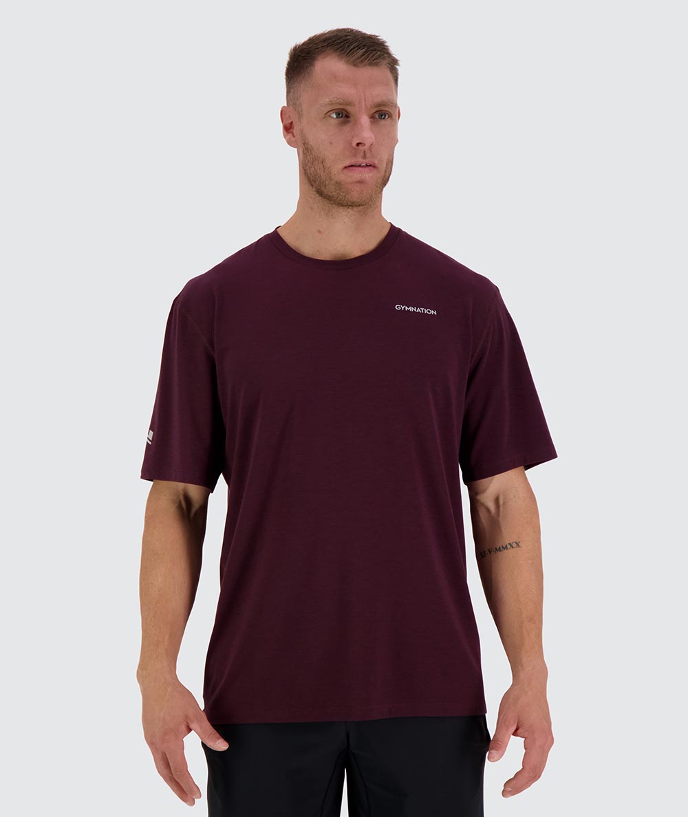 men's loose fit training t-shirt, Model 182 cm / size L#color_wine-red